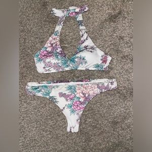 Radio Fiji bikini